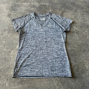 Under Armour Shirt Womens M Gray V Neck Heat Gear Athleisure Sports Active Top